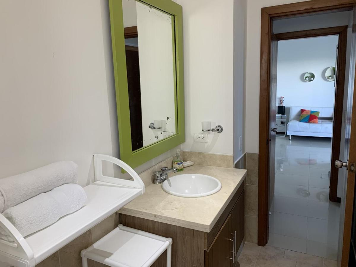 Apartamento Mirador Del Laguito Cartagena Exteriör bild